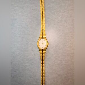 Ladies Waltham Quartz Gold Watch
